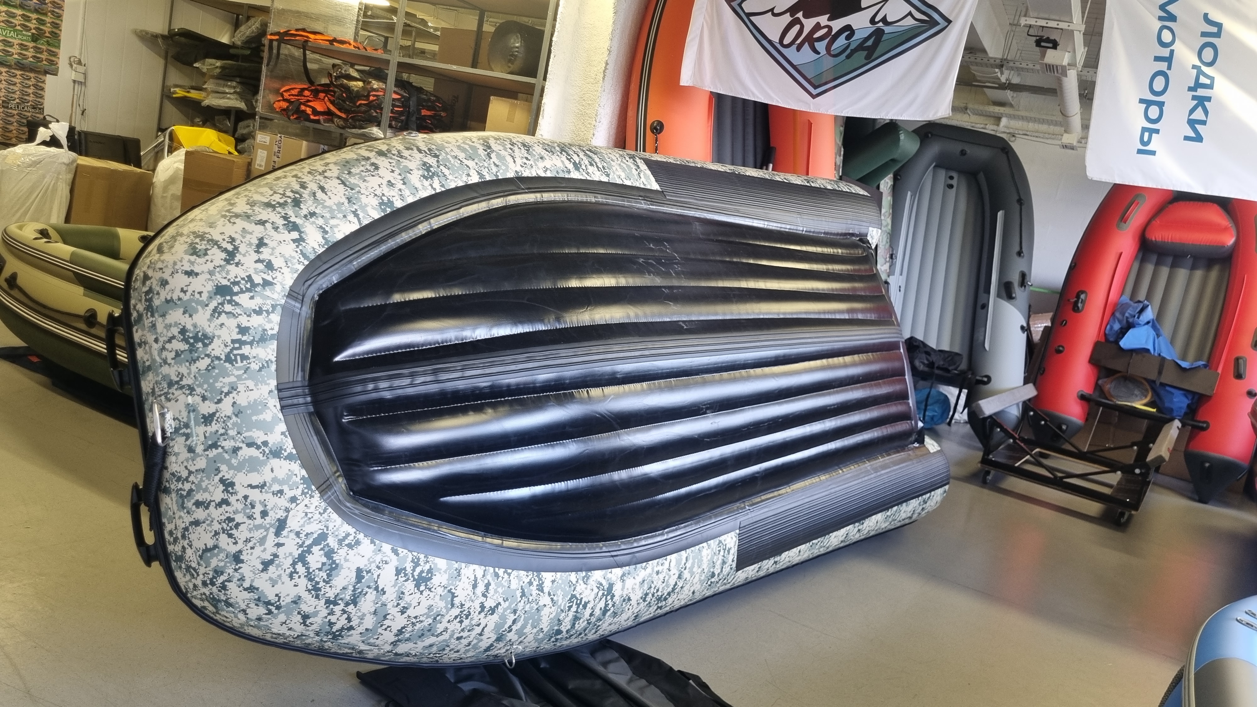 Лодка Gladiator E 450 PRO X camo