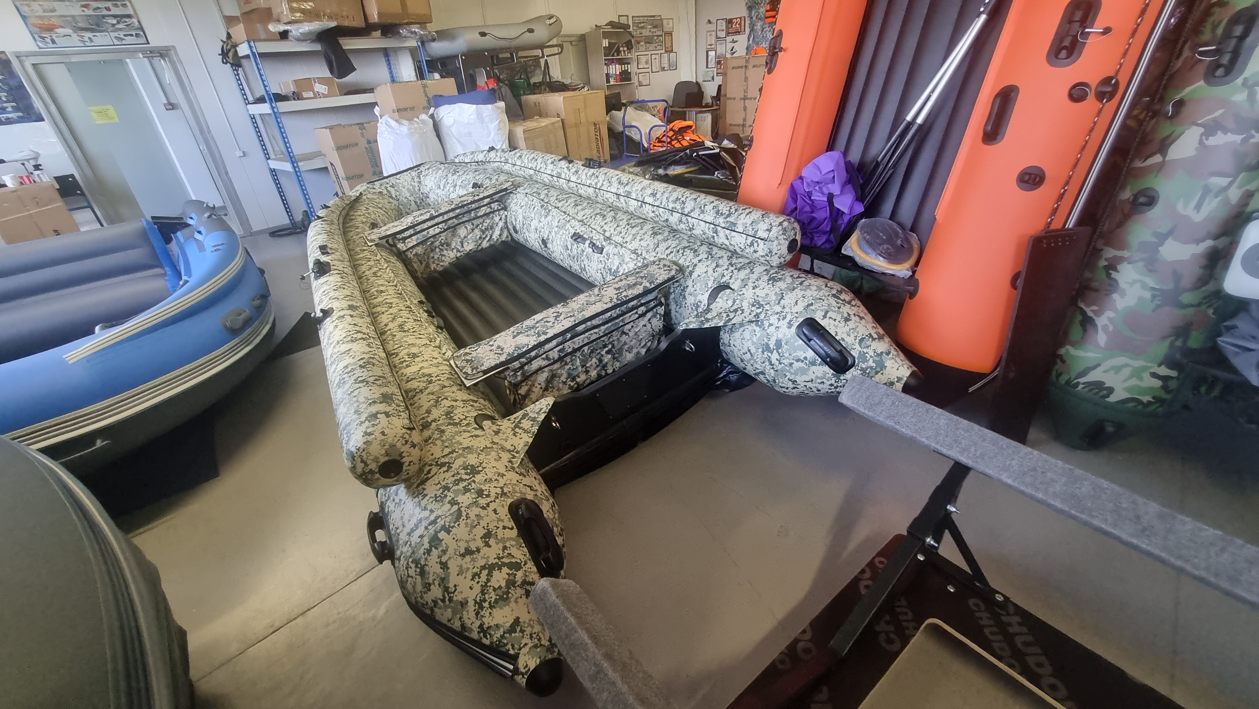 Лодка Gladiator E 450 PRO X camo