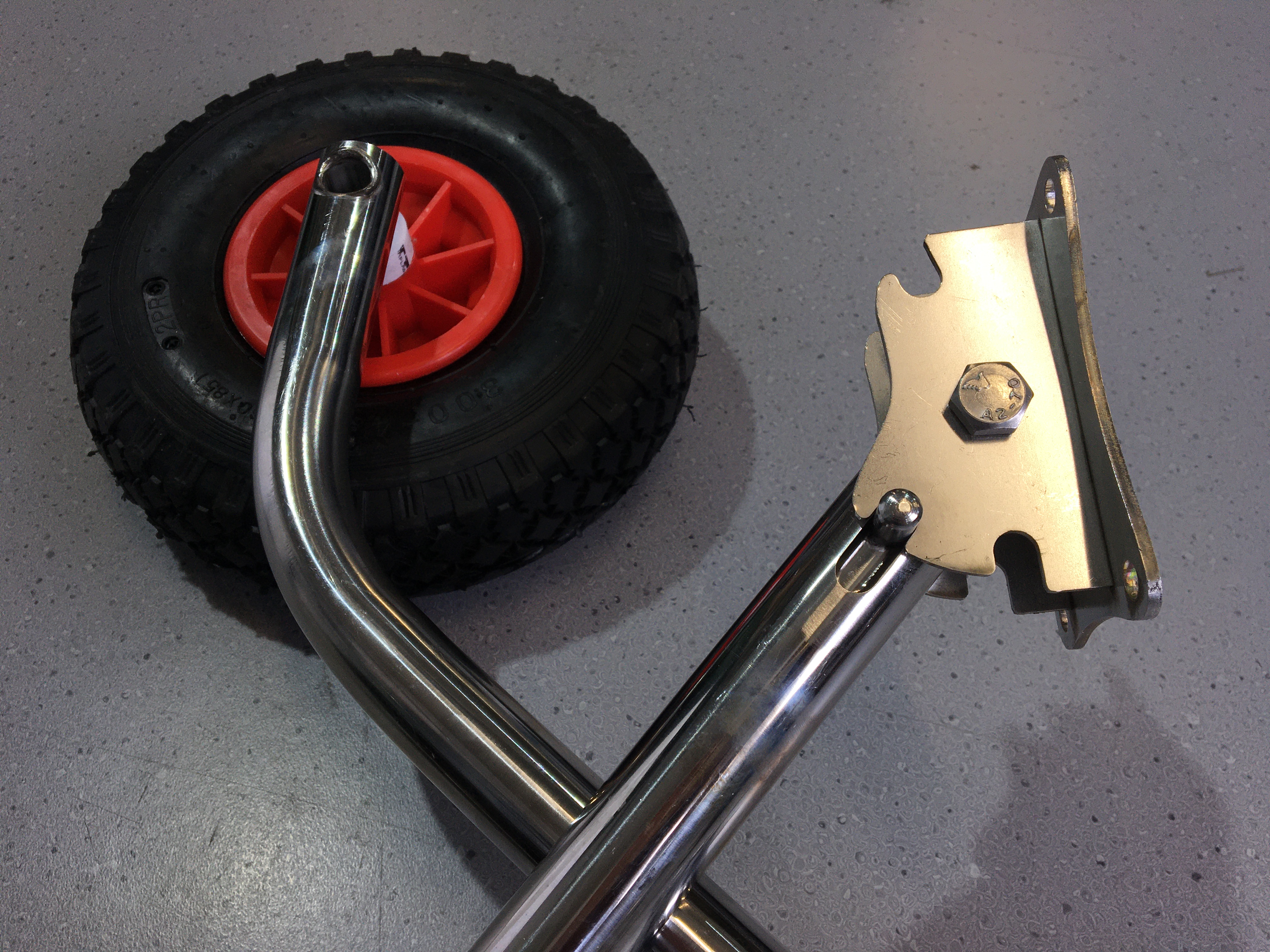 Транцевые колёса "Для лодок с НДНД Комбо" 211К