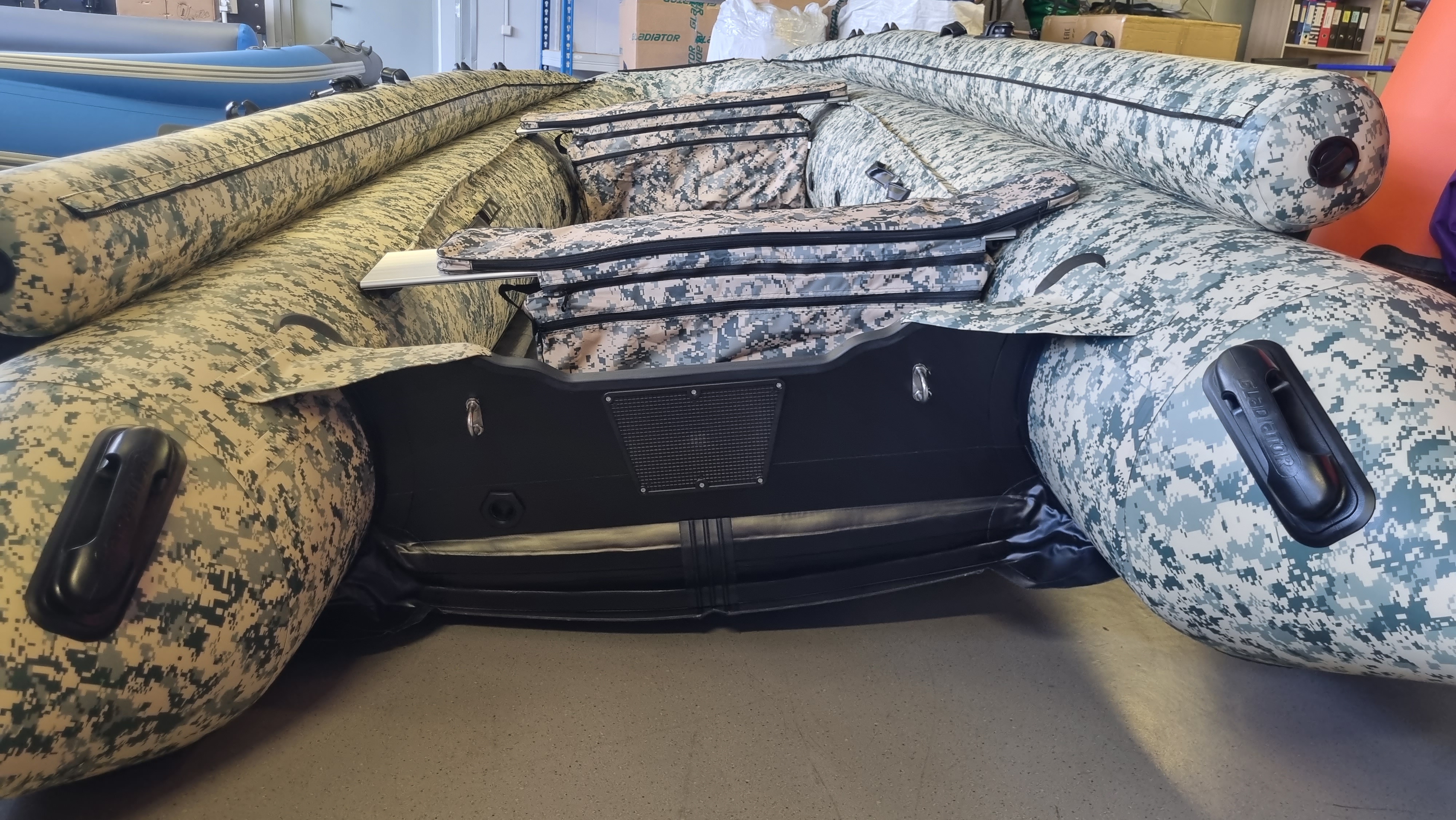 Лодка Gladiator E 450 PRO X camo
